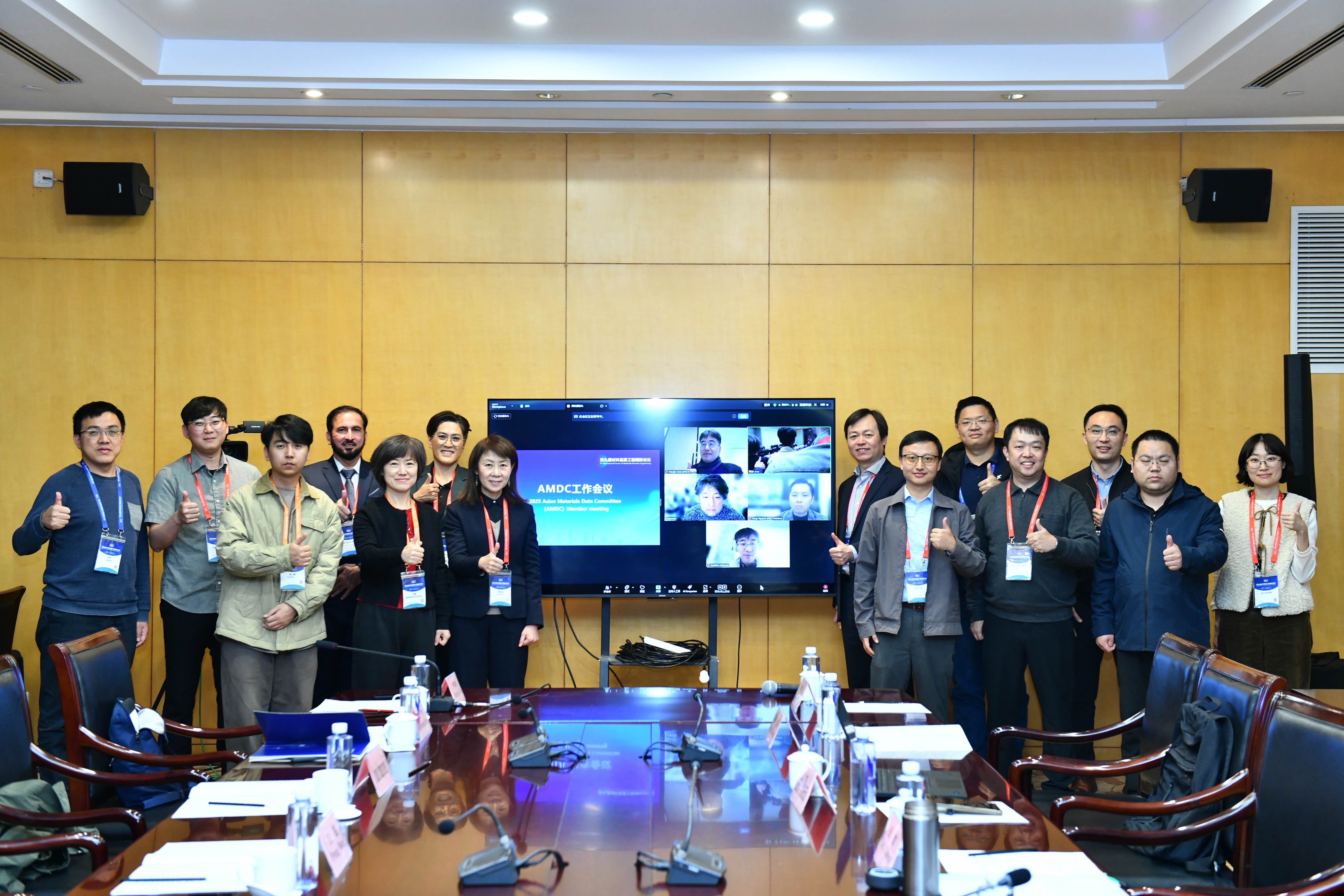 4f25c0ceda9de3bba182e725c5c77775.jpg 4f25c0ceda9de3bba182e725c5c77775.jpg